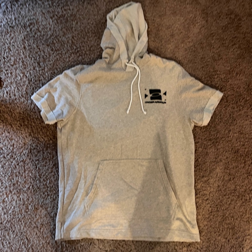 men’s underarmour short-sleeve hoodie